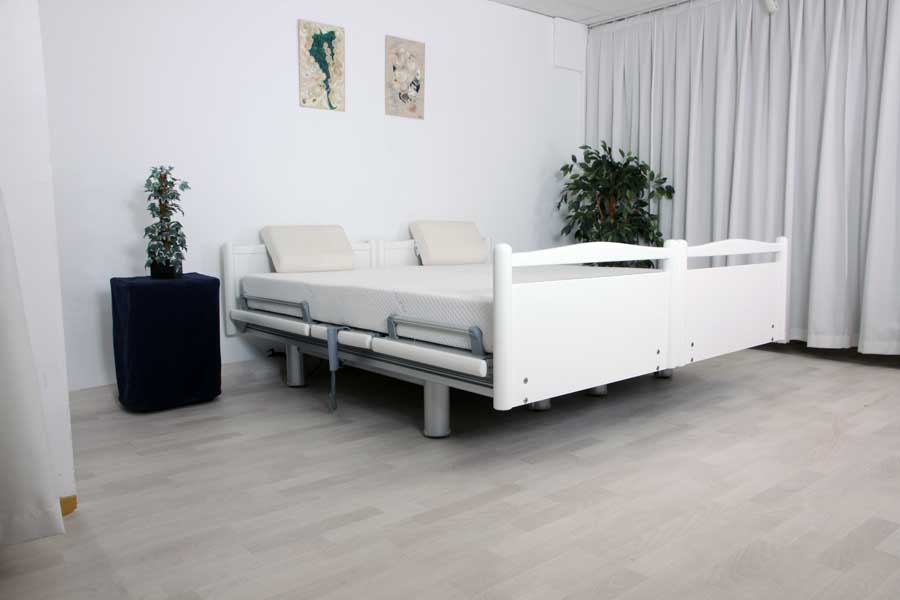 Hoog-laag bed qqq11901192 UNIEK Belletto 3080 S TWEE PERSOONS 90 x 210 zorg-verpleeg bed van Völker